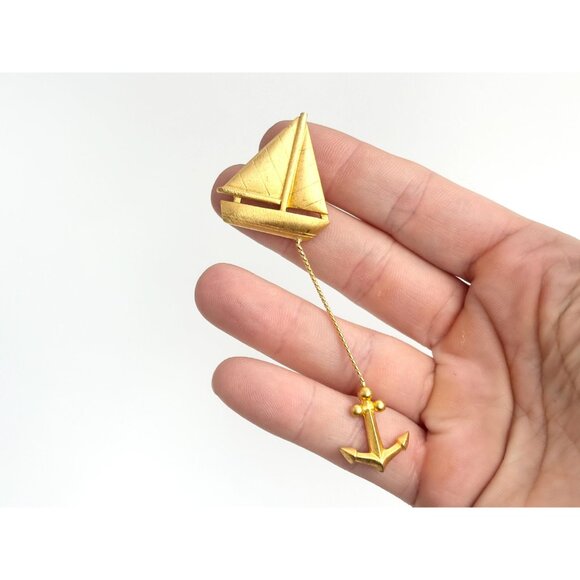 Matte Textured Sailboat & Anchor Gold Toned Vintage Costume Jewelry Brooch - Picture 7 of 9